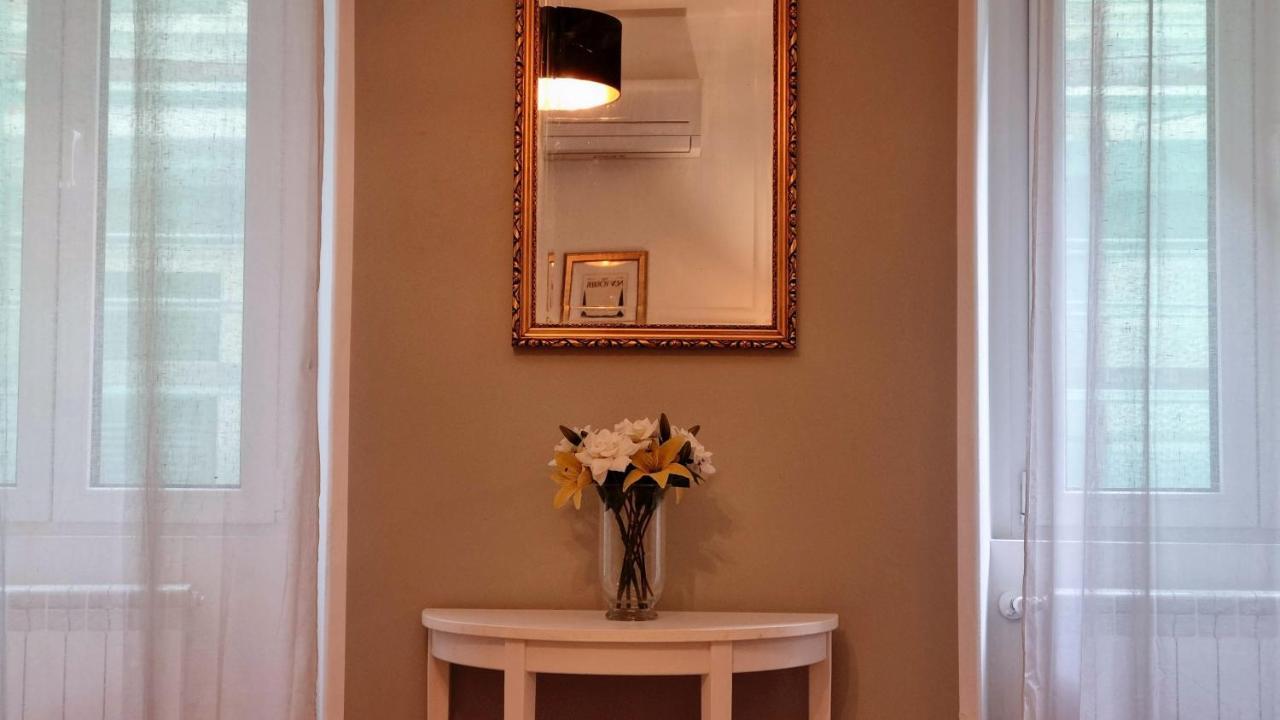 La Casa Dei Leoni Apartment Trieste Luaran gambar