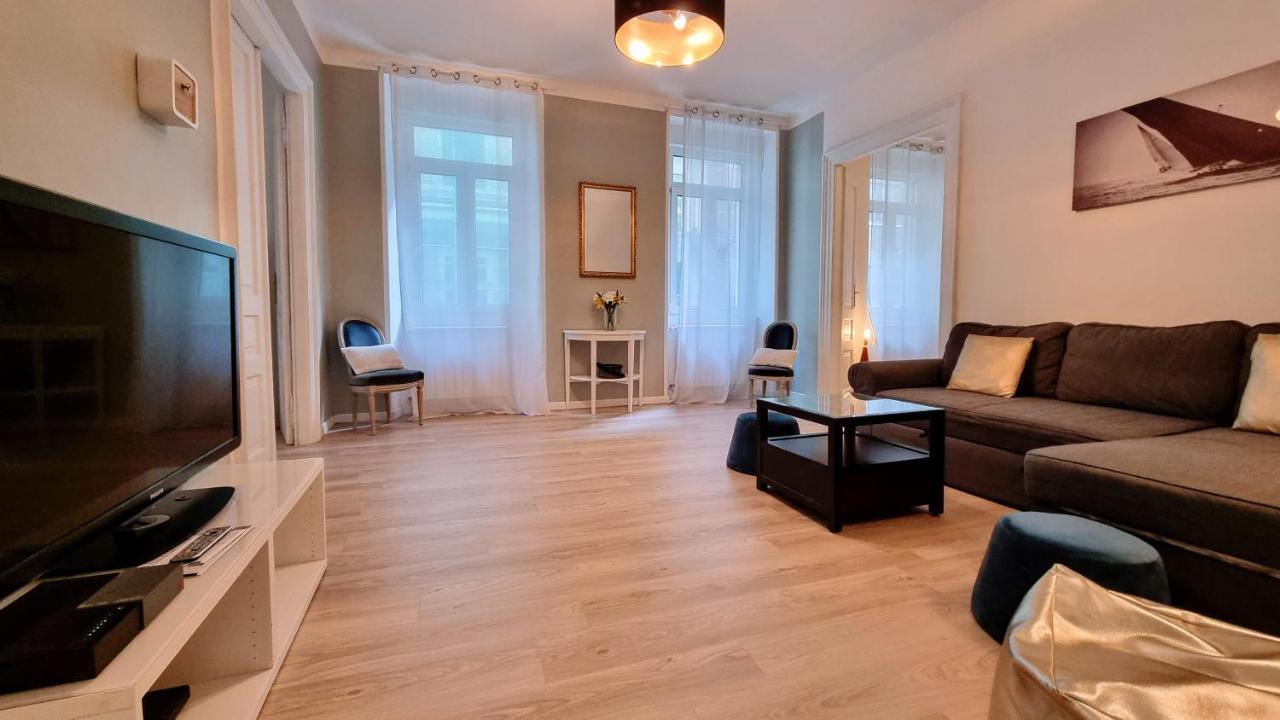 La Casa Dei Leoni Apartment Trieste Luaran gambar