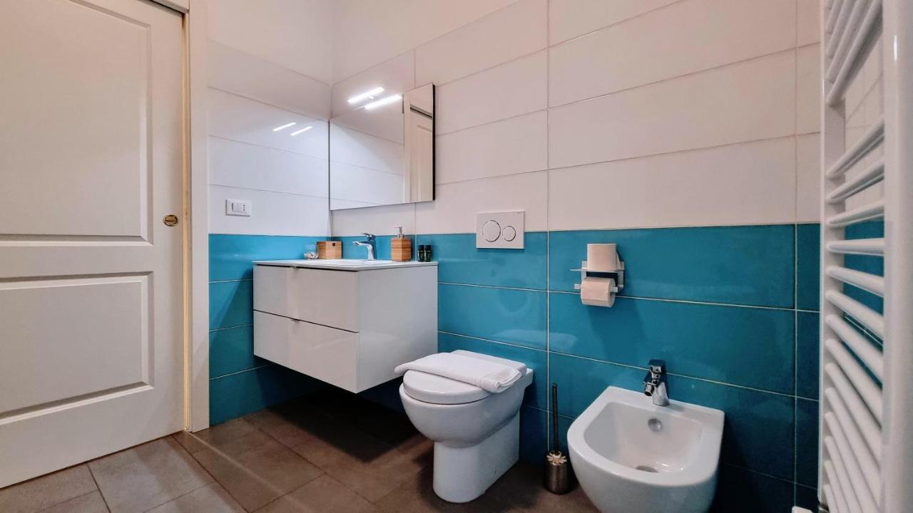 La Casa Dei Leoni Apartment Trieste Luaran gambar