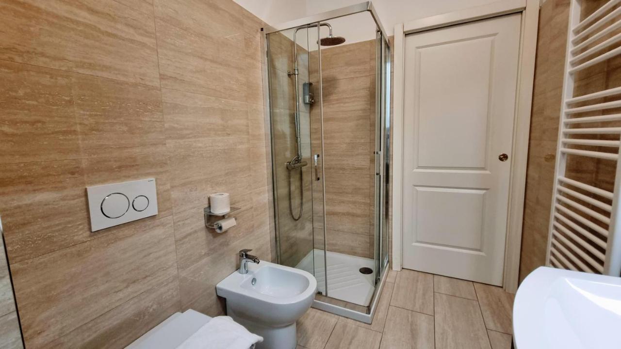 La Casa Dei Leoni Apartment Trieste Luaran gambar