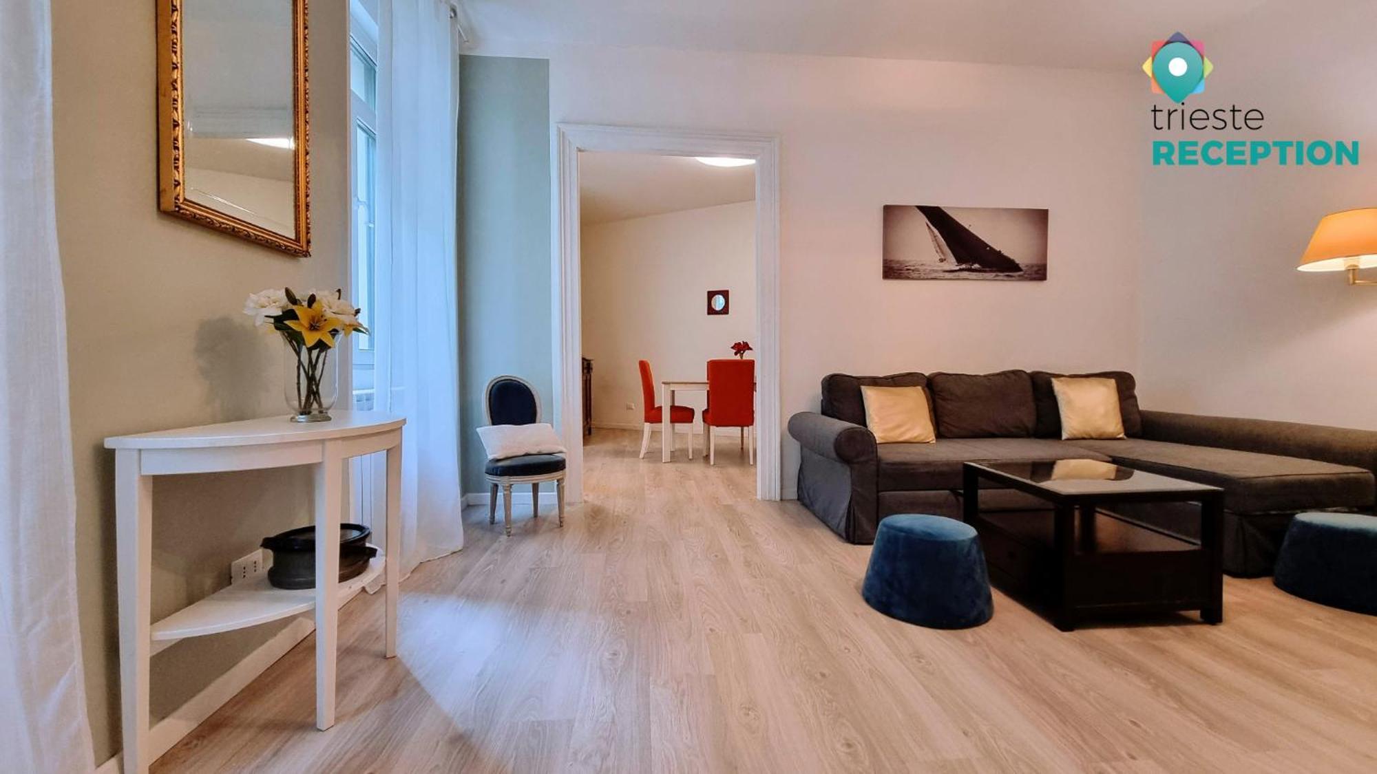 La Casa Dei Leoni Apartment Trieste Luaran gambar